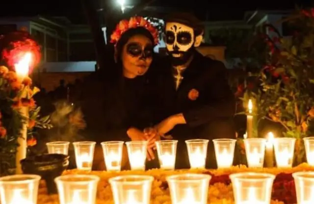 Day of the Dead: cemetery night tour