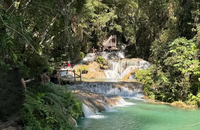Tour to the Magic Waterfalls with lunch included